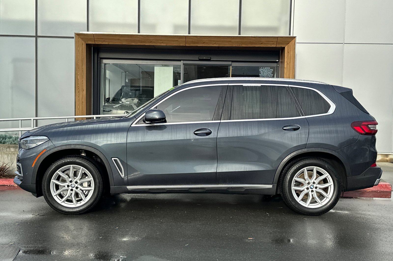 Used 2022 BMW X5 xDrive40i w/ Climate Comfort Package image 5