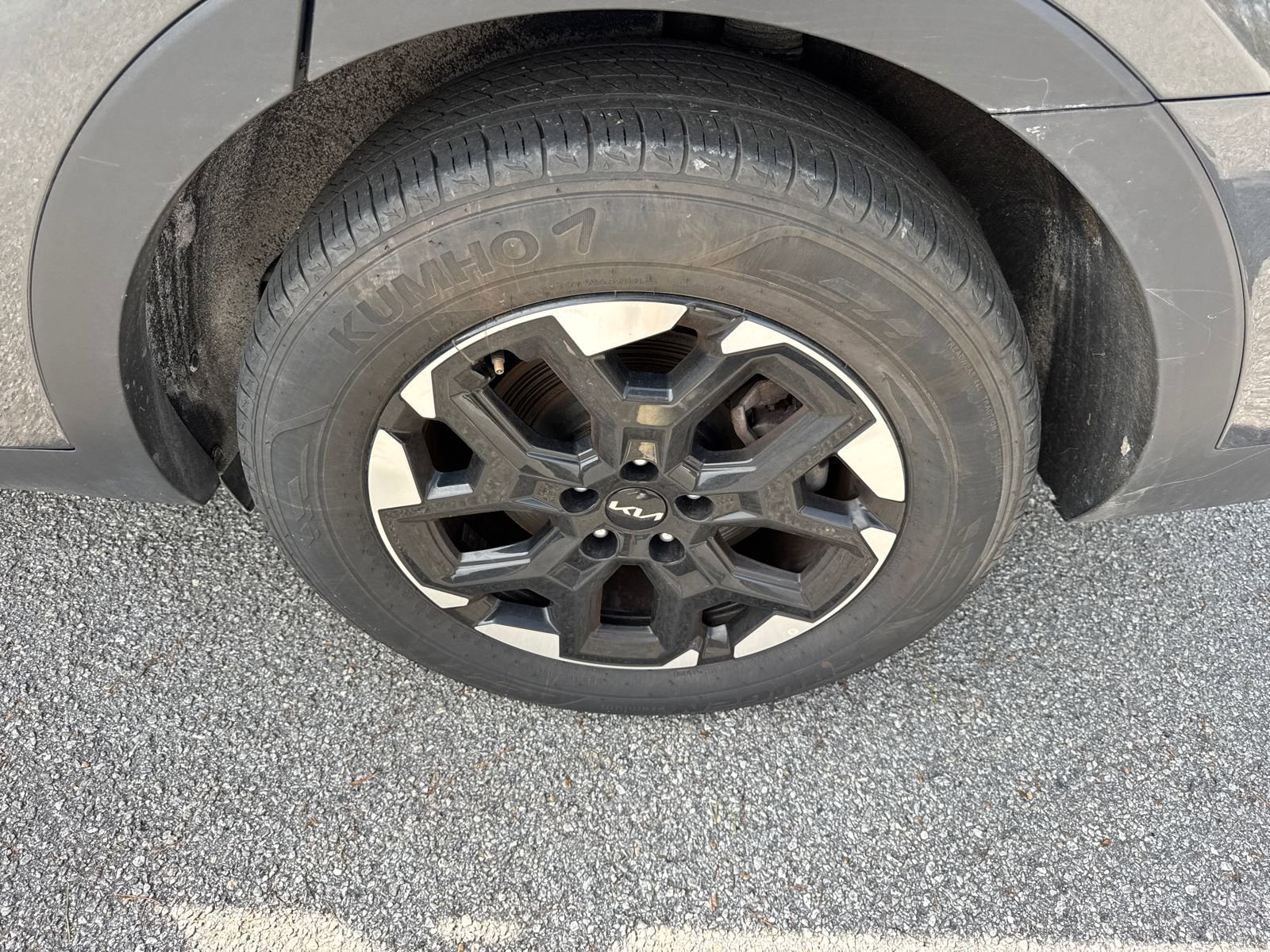 Used 2024 Kia Sorento S image 19