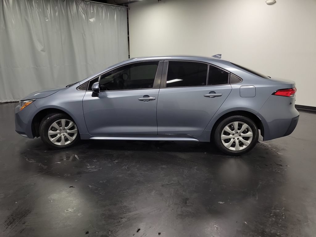 Used 2022 Toyota Corolla LE FWD image 5