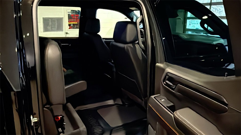 Used 2024 GMC Sierra 1500 AT4 w/ Technology Package image 16