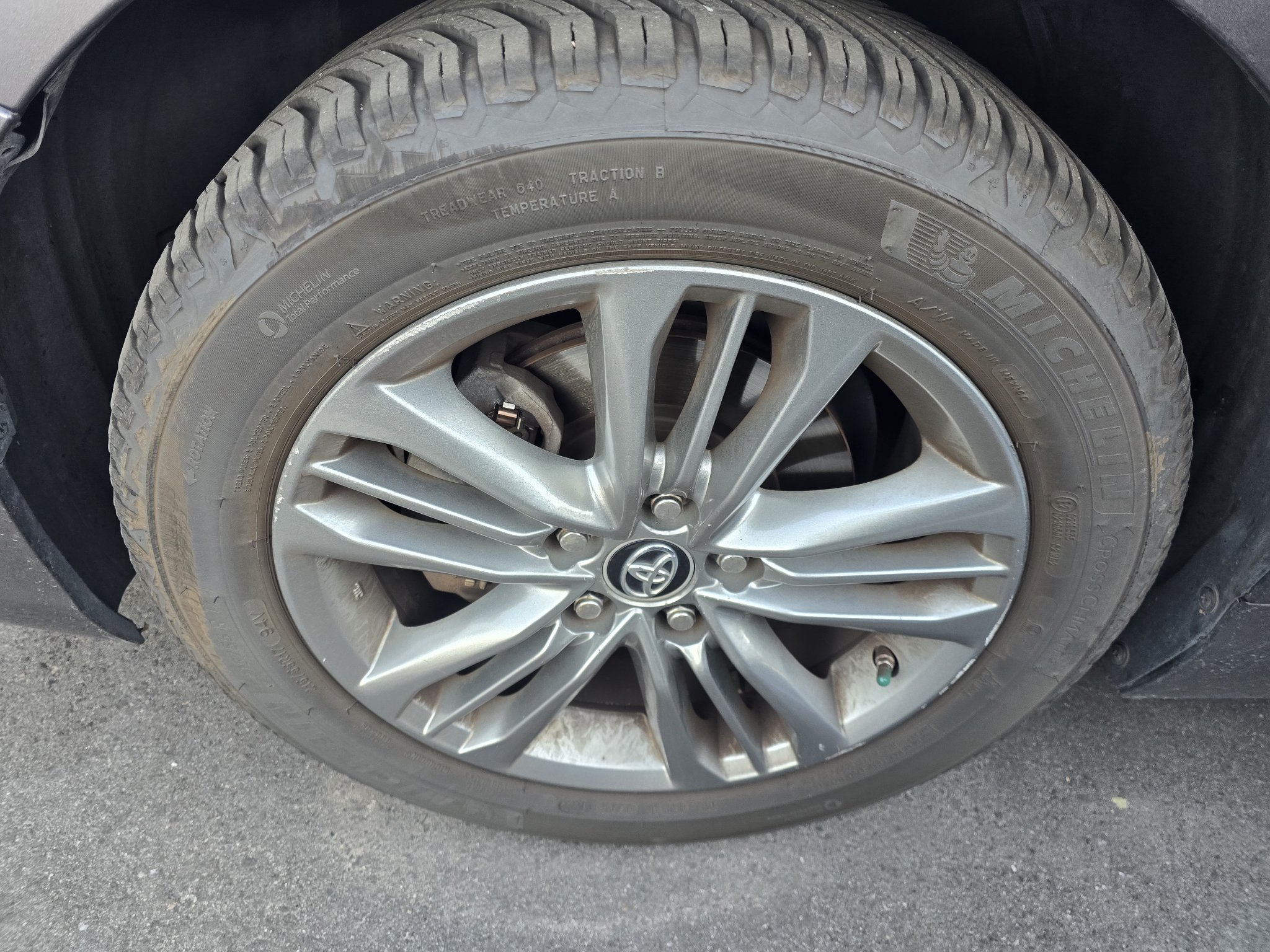 Used 2016 Toyota Camry SE FWD image 16