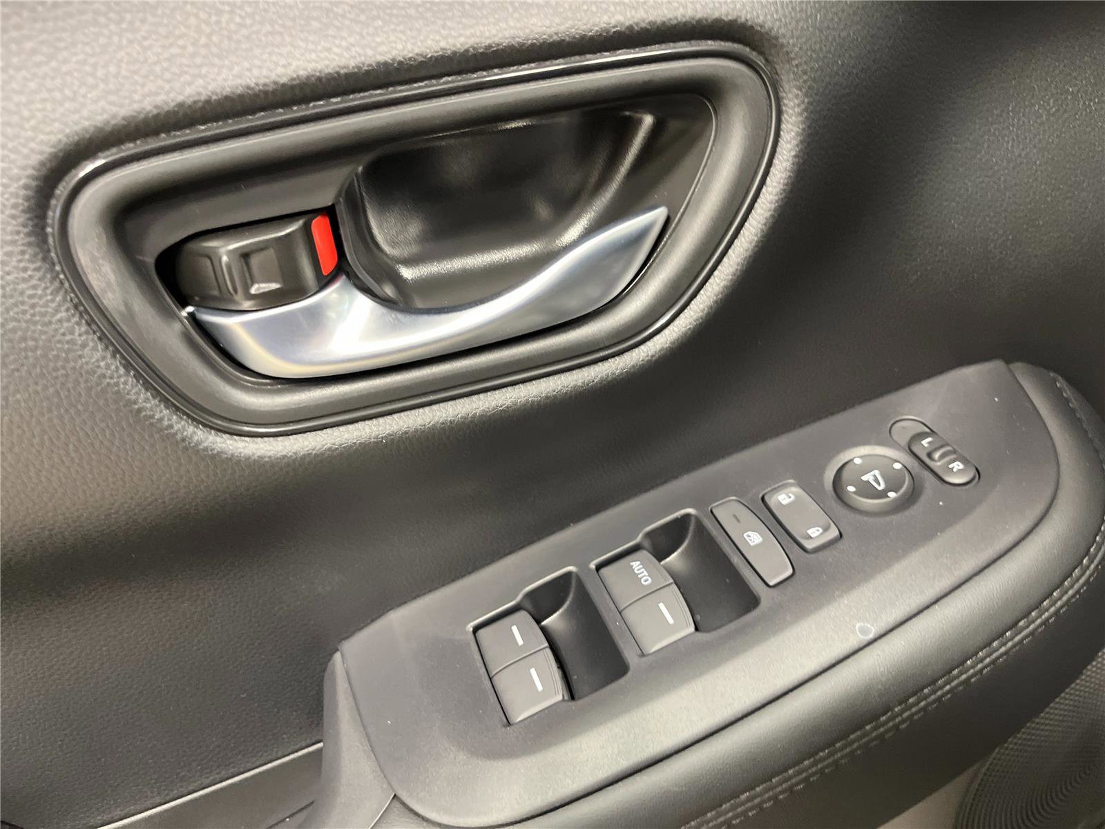 New 2026 Honda HR-V LX image 13