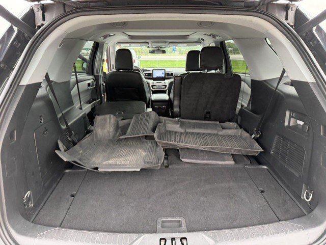 Certified 2023 Ford Explorer XLT w/ Equipment Group 202A AWD/4WD image 29