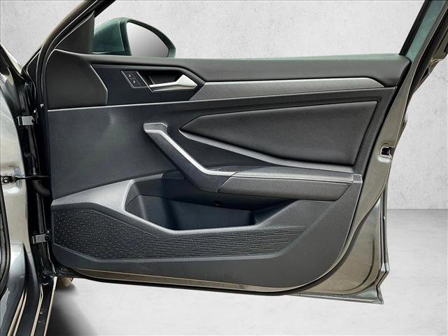 Used 2024 Volkswagen Jetta SE FWD image 19