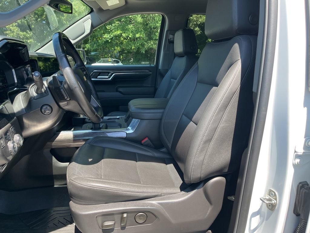Used 2024 Chevrolet Silverado 1500 LTZ w/ LTZ Convenience Package II AWD/4WD image 13