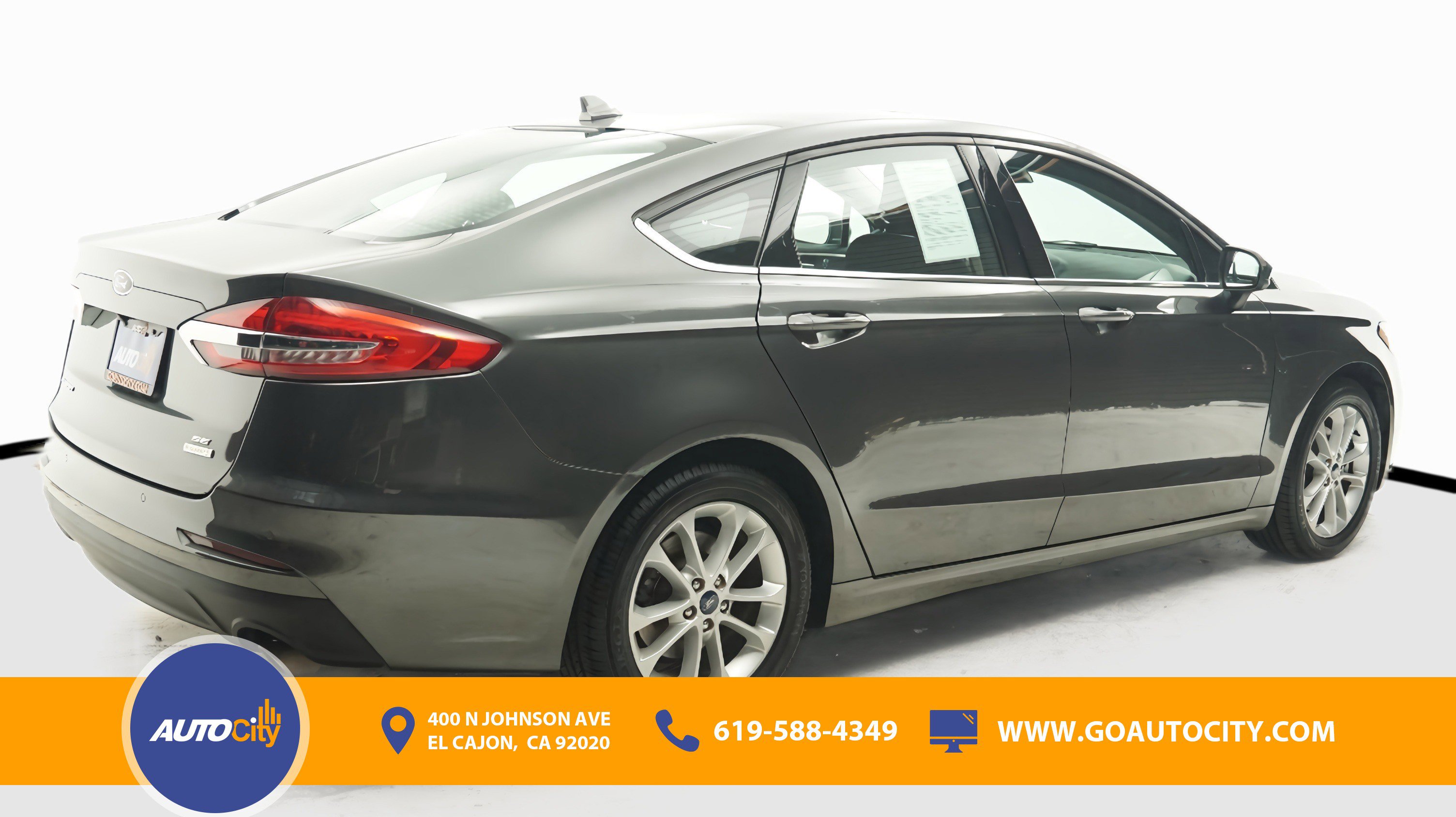 Used 2019 Ford Fusion SE FWD image 6