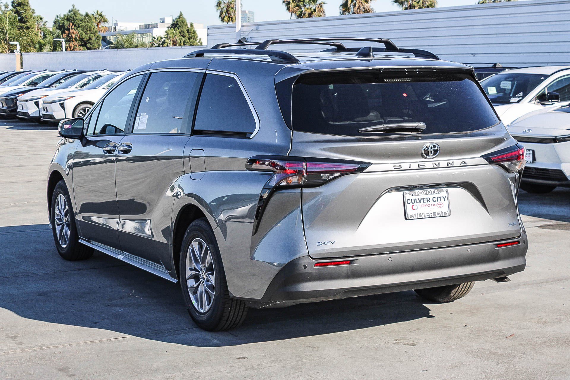 New 2026 Toyota Sienna XLE image 7