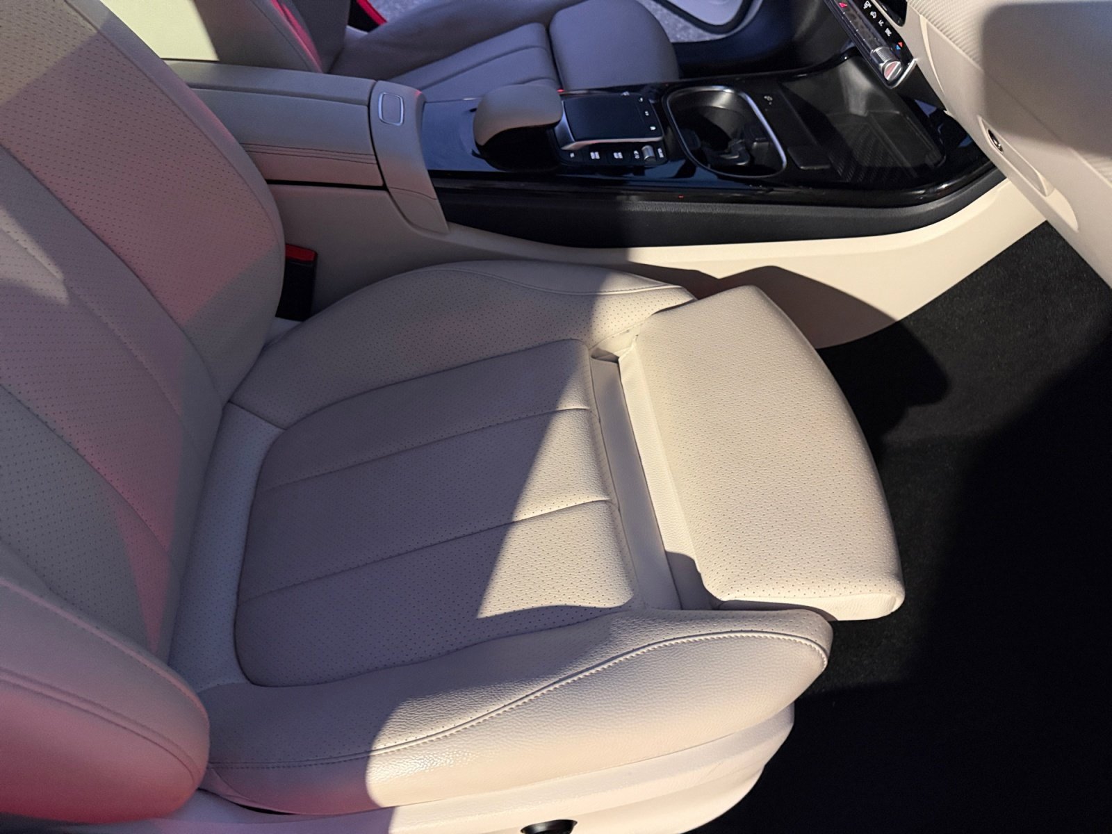 Used 2022 Mercedes-Benz CLA 250 image 46