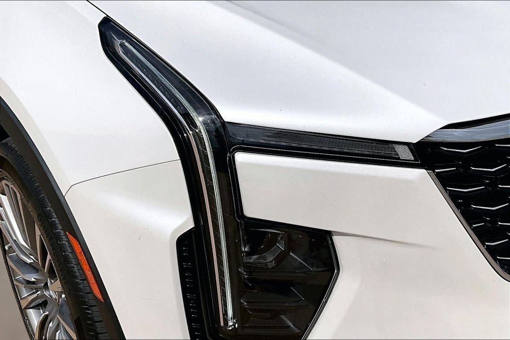 Used 2024 Cadillac XT4 Premium Luxury FWD image 31