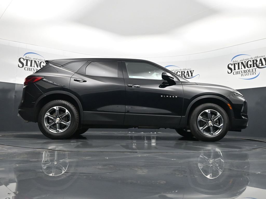Used 2025 Chevrolet Blazer LT AWD/4WD image 33