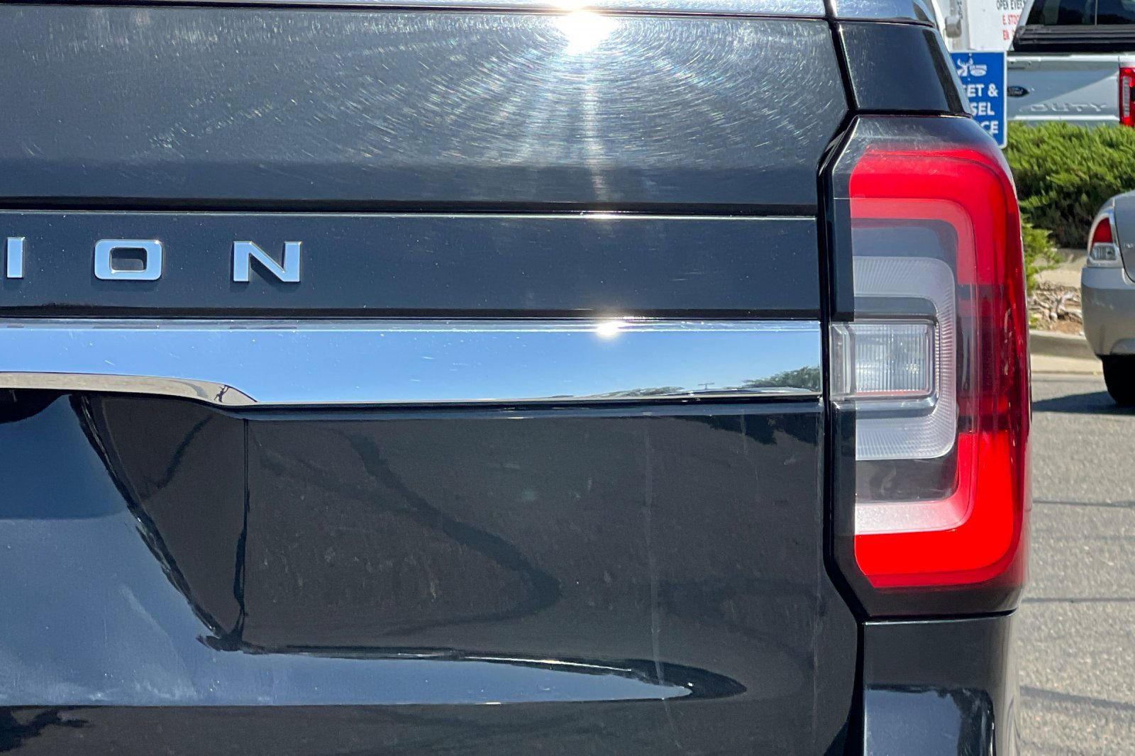 Used 2023 Ford Expedition Limited image 46