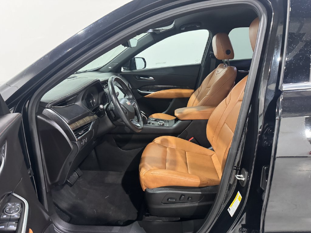 Used 2022 Cadillac XT4 Premium Luxury w/ Enhanced Visibility Package AWD/4WD image 14