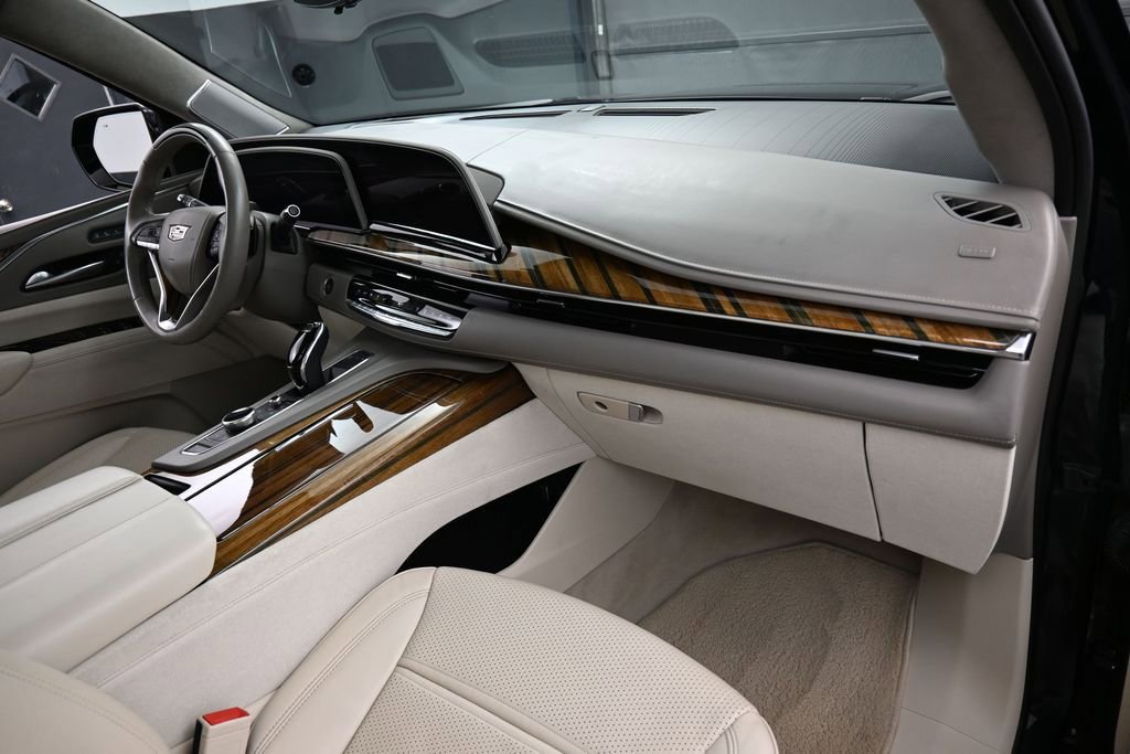 Used 2023 Cadillac Escalade ESV Premium Luxury Platinum w/ LPO, Radiant Package AWD/4WD image 35