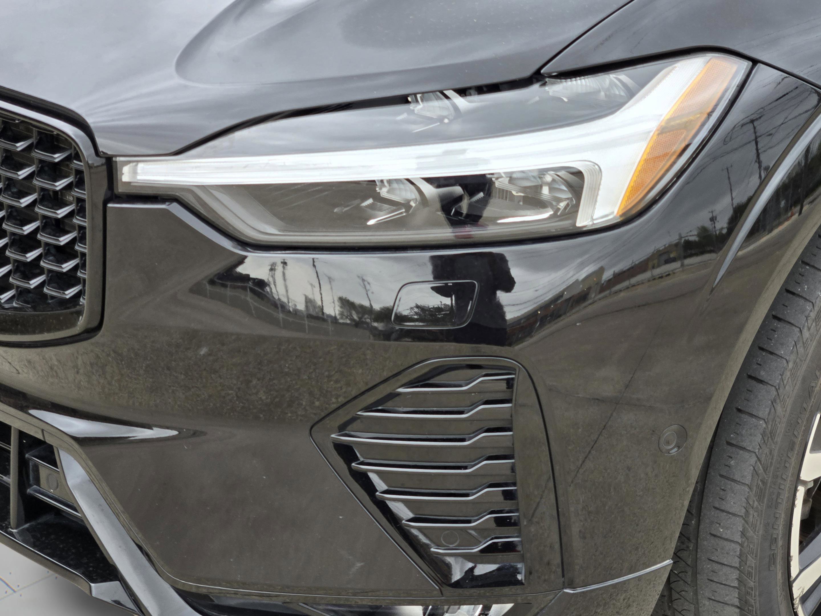 Used 2023 Volvo XC60 B5 Plus w/ Climate Package image 14