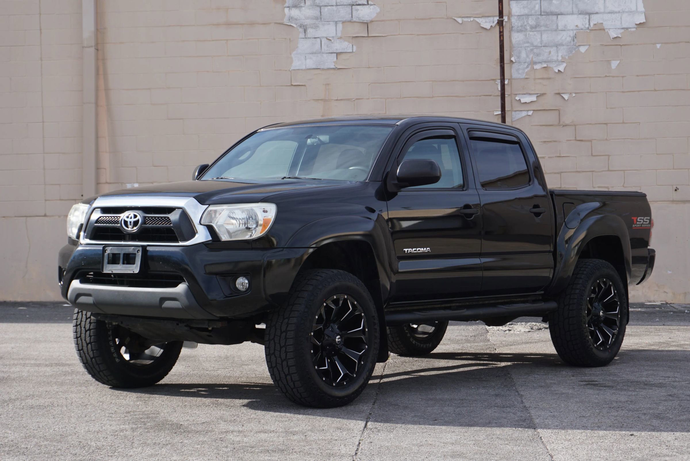Used 2015 Toyota Tacoma PreRunner image 1
