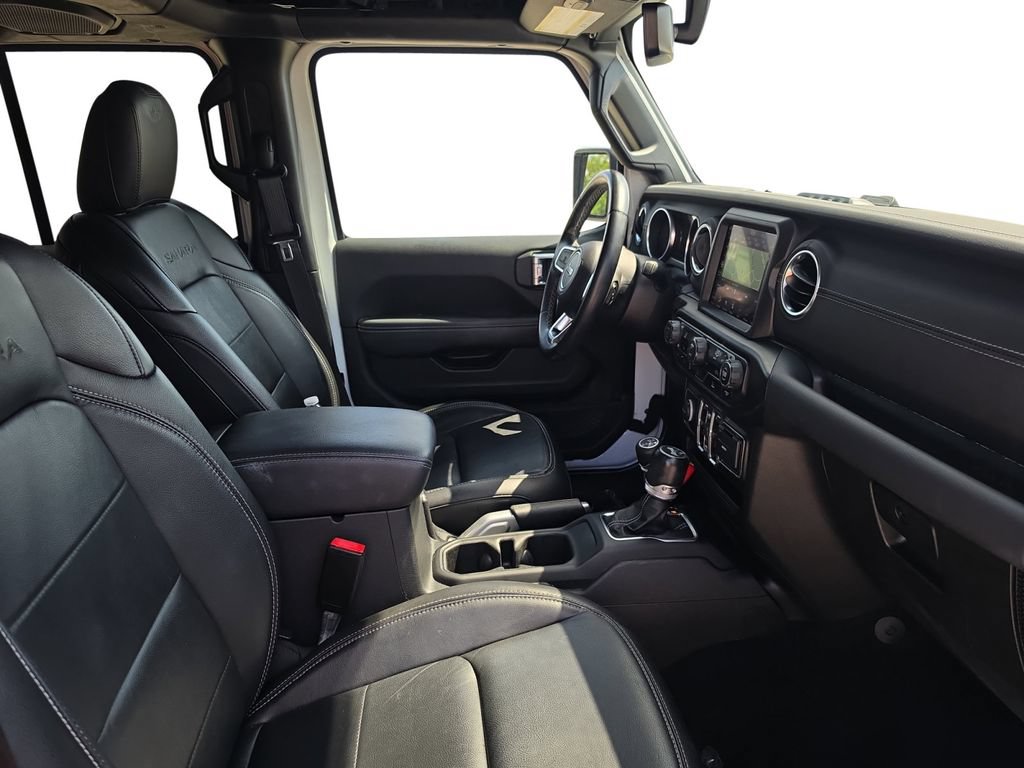 Used 2022 Jeep Wrangler Unlimited Sahara AWD/4WD image 15