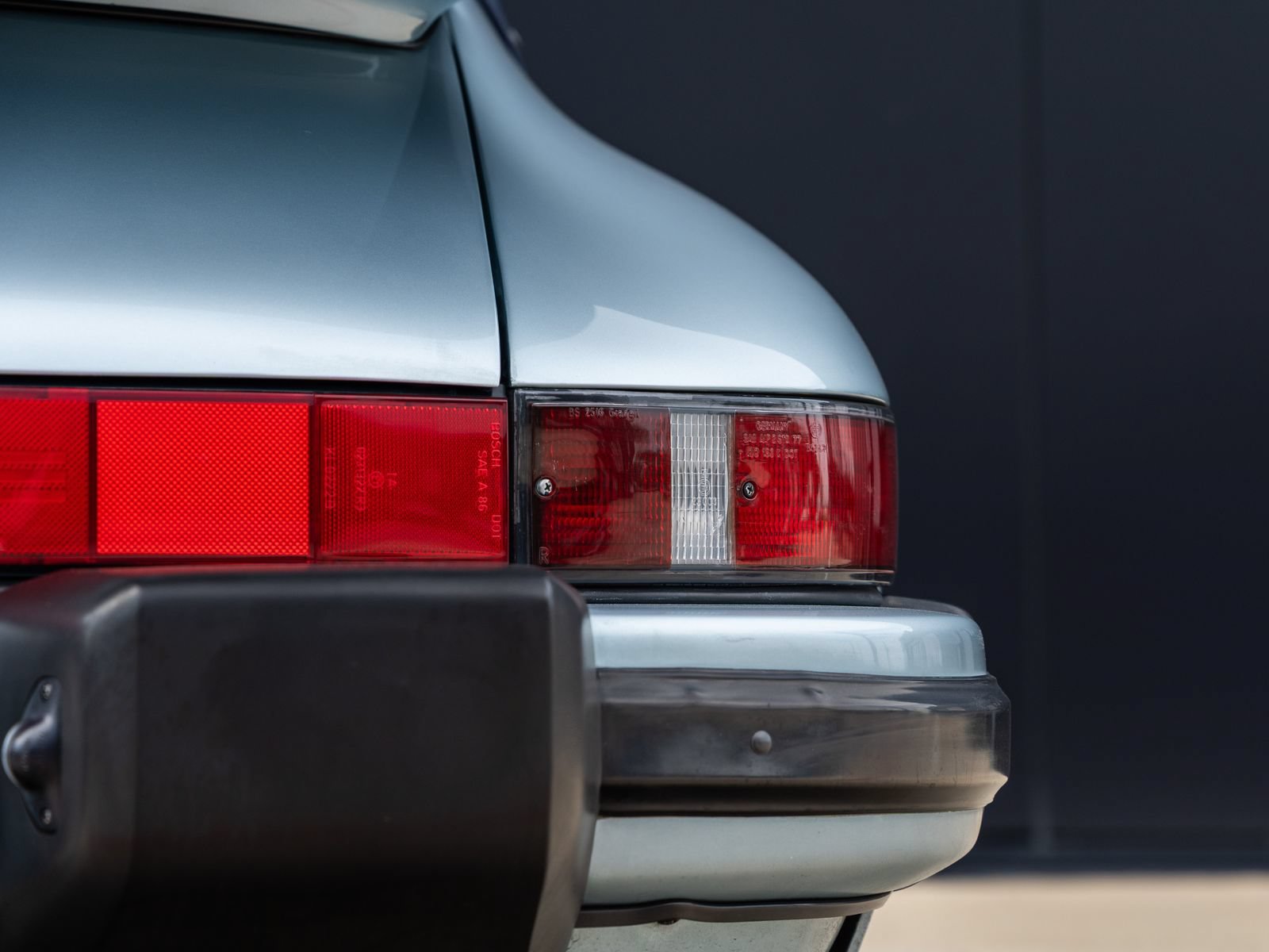 Used 1988 Porsche 911 Carrera RWD image 17