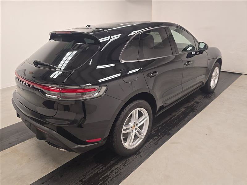 Used 2024 Porsche Macan AWD/4WD image 13