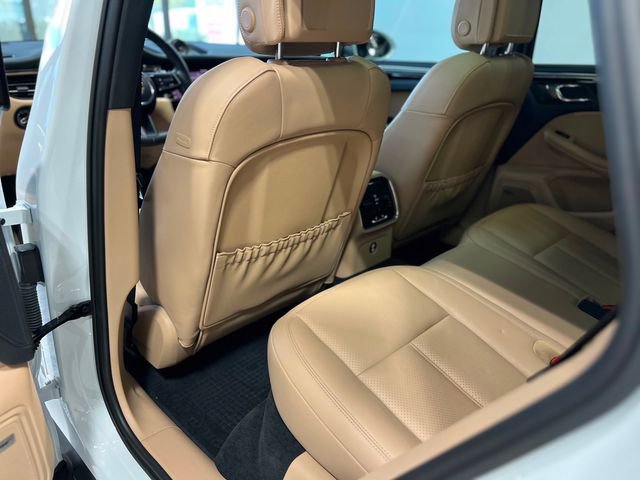 Used 2023 Porsche Macan Base image 24