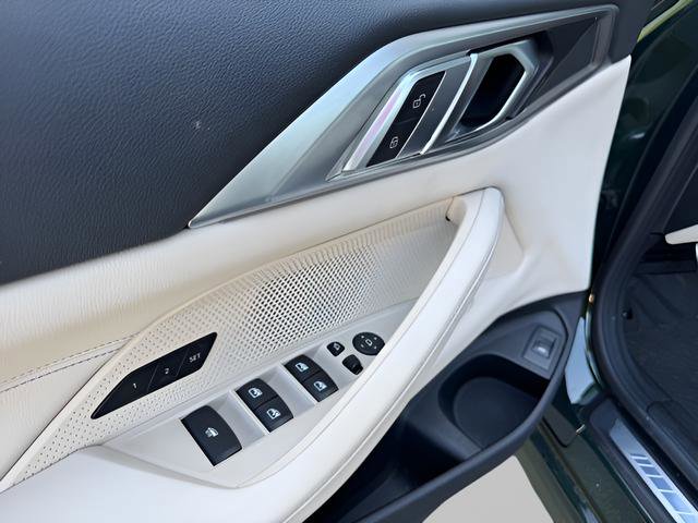 Used 2023 BMW 430i Convertible w/ M Sport Package image 16