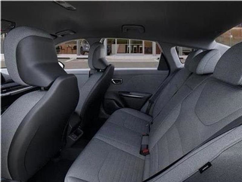 New 2025 Kia K4 EX image 92