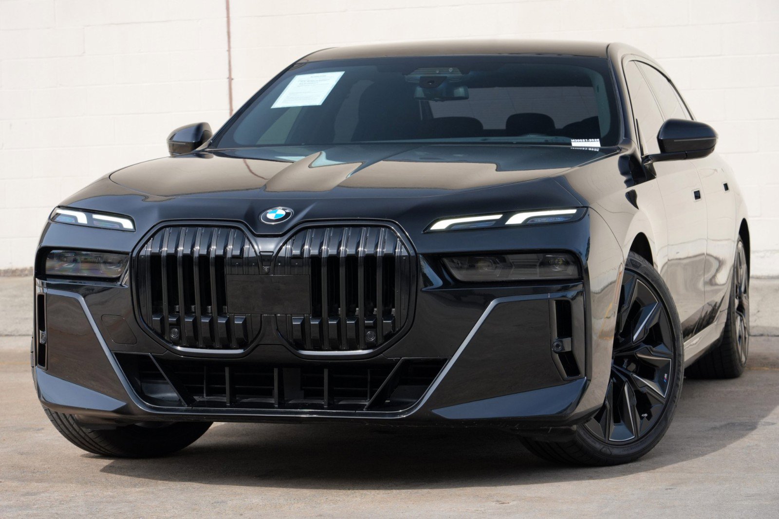 Used 2023 BMW 740i RWD image 3