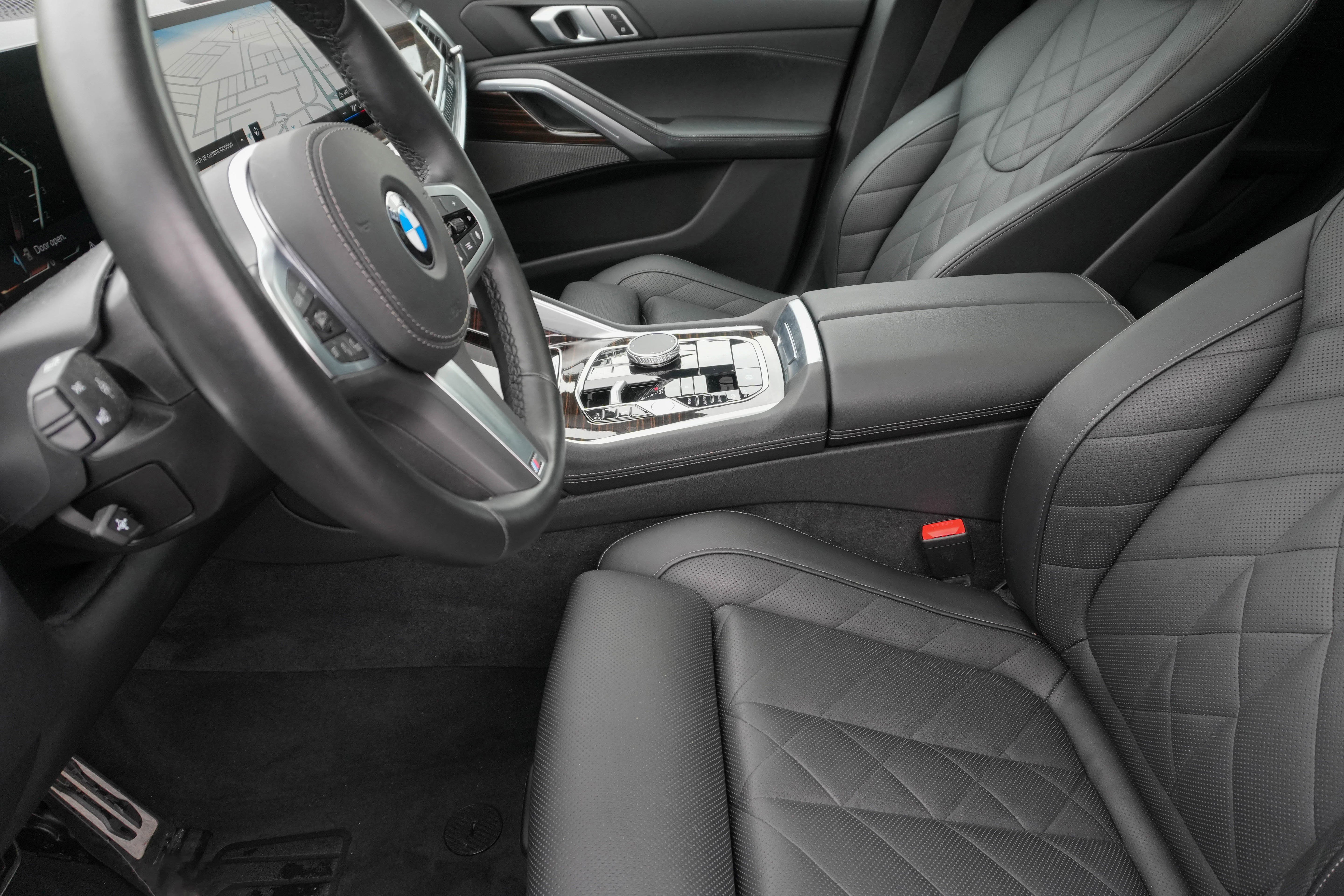 Certified 2025 BMW X6 xDrive40i AWD/4WD image 11
