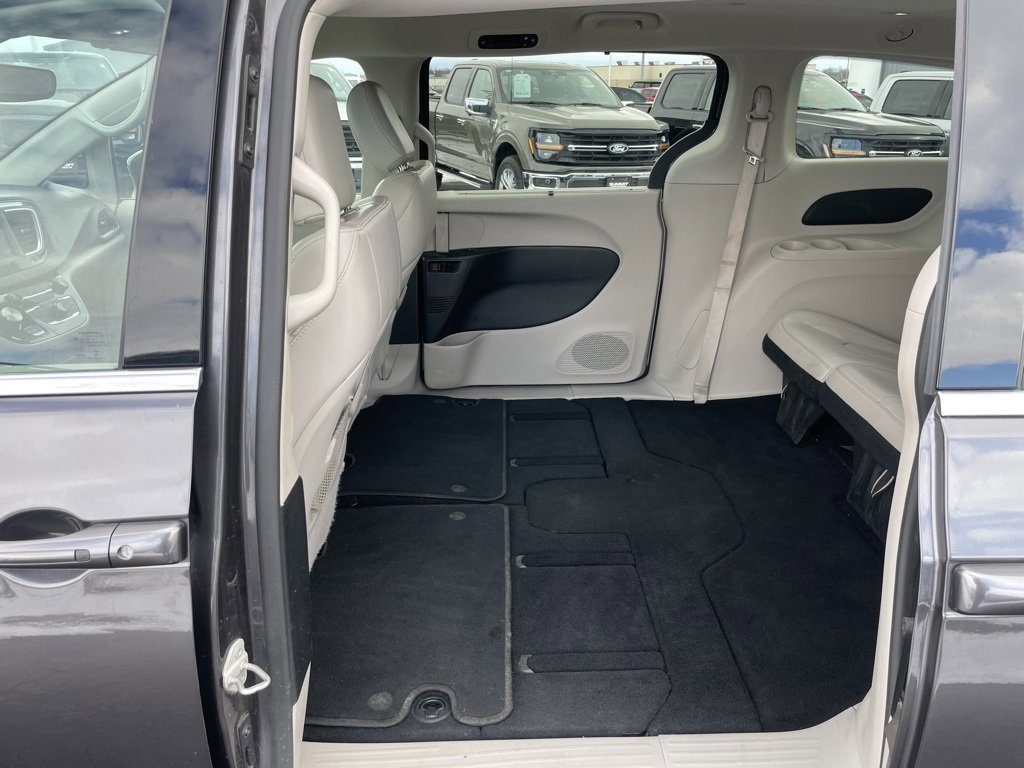 Used 2021 Chrysler Voyager Lxi image 52