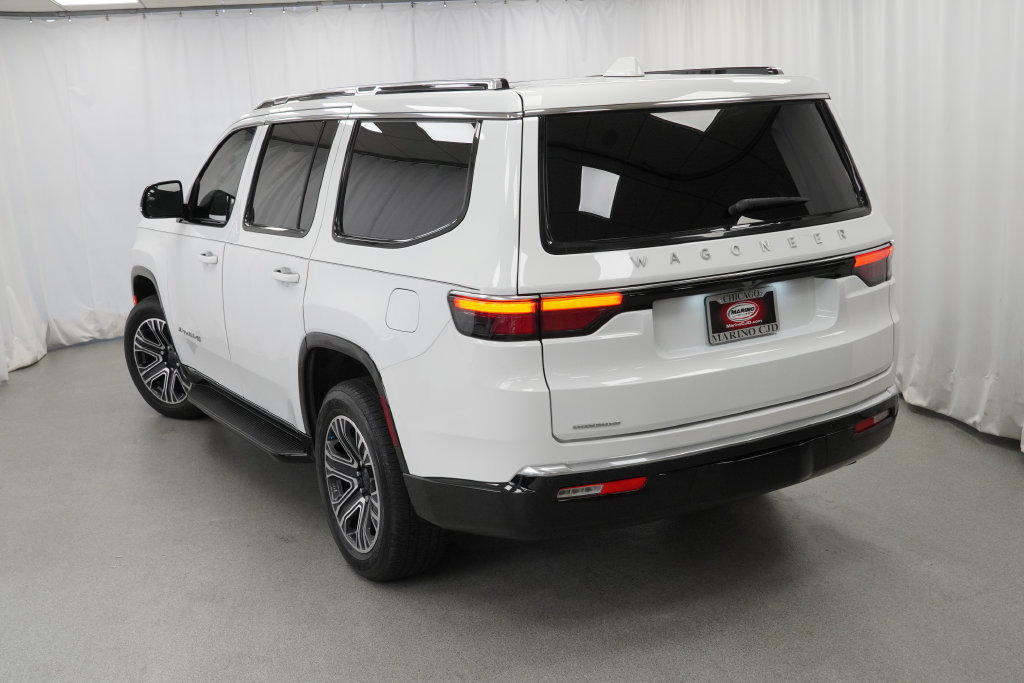 Used 2023 Jeep Wagoneer 4WD w/ Premium Group I image 22