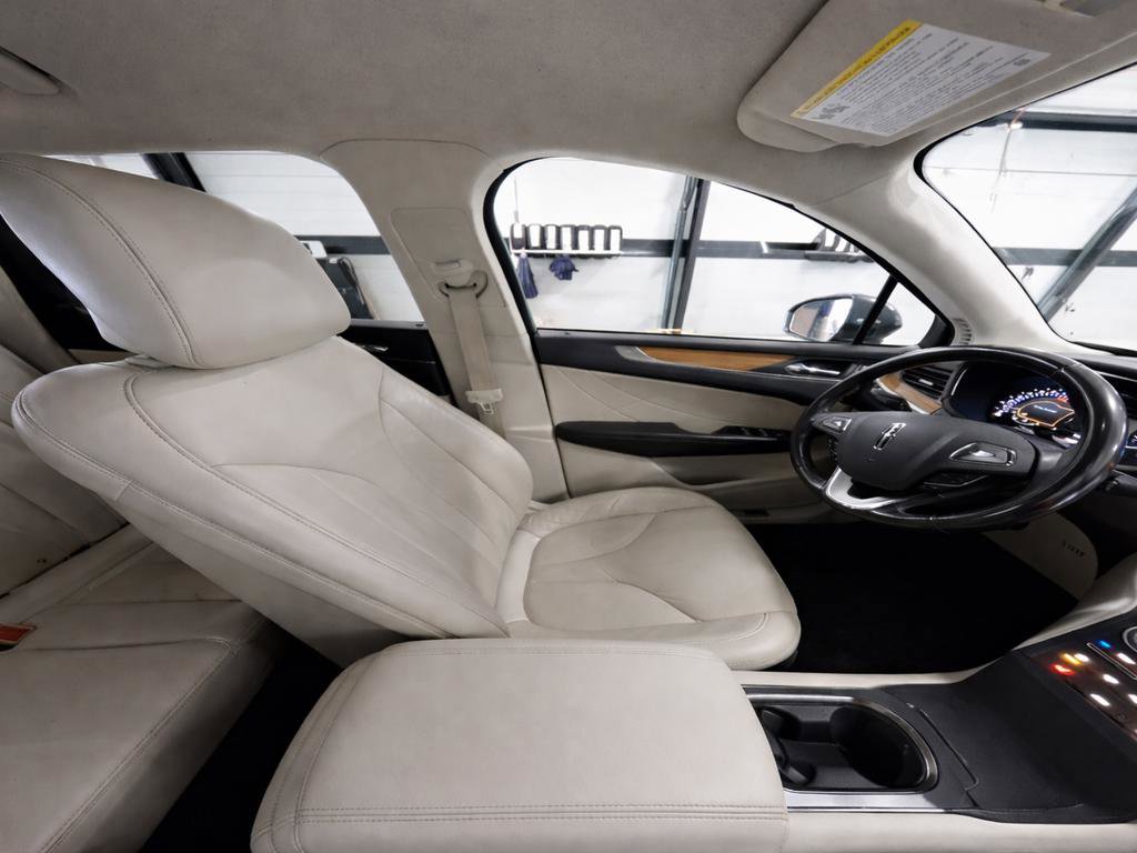 Used 2019 Lincoln MKC Select w/ Select Plus Package FWD image 11