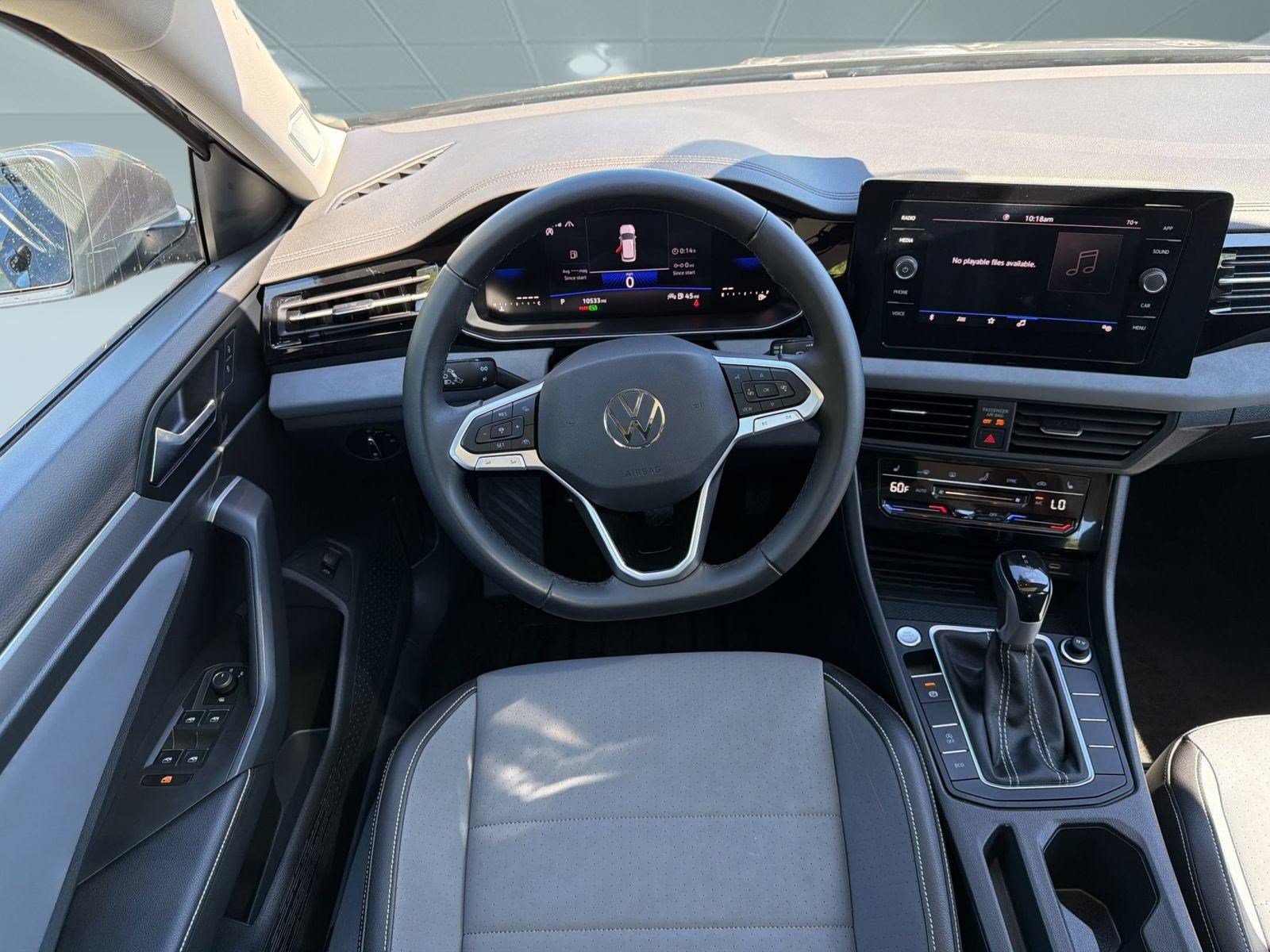 Used 2025 Volkswagen Jetta SE w/ Sunroof Package FWD image 27