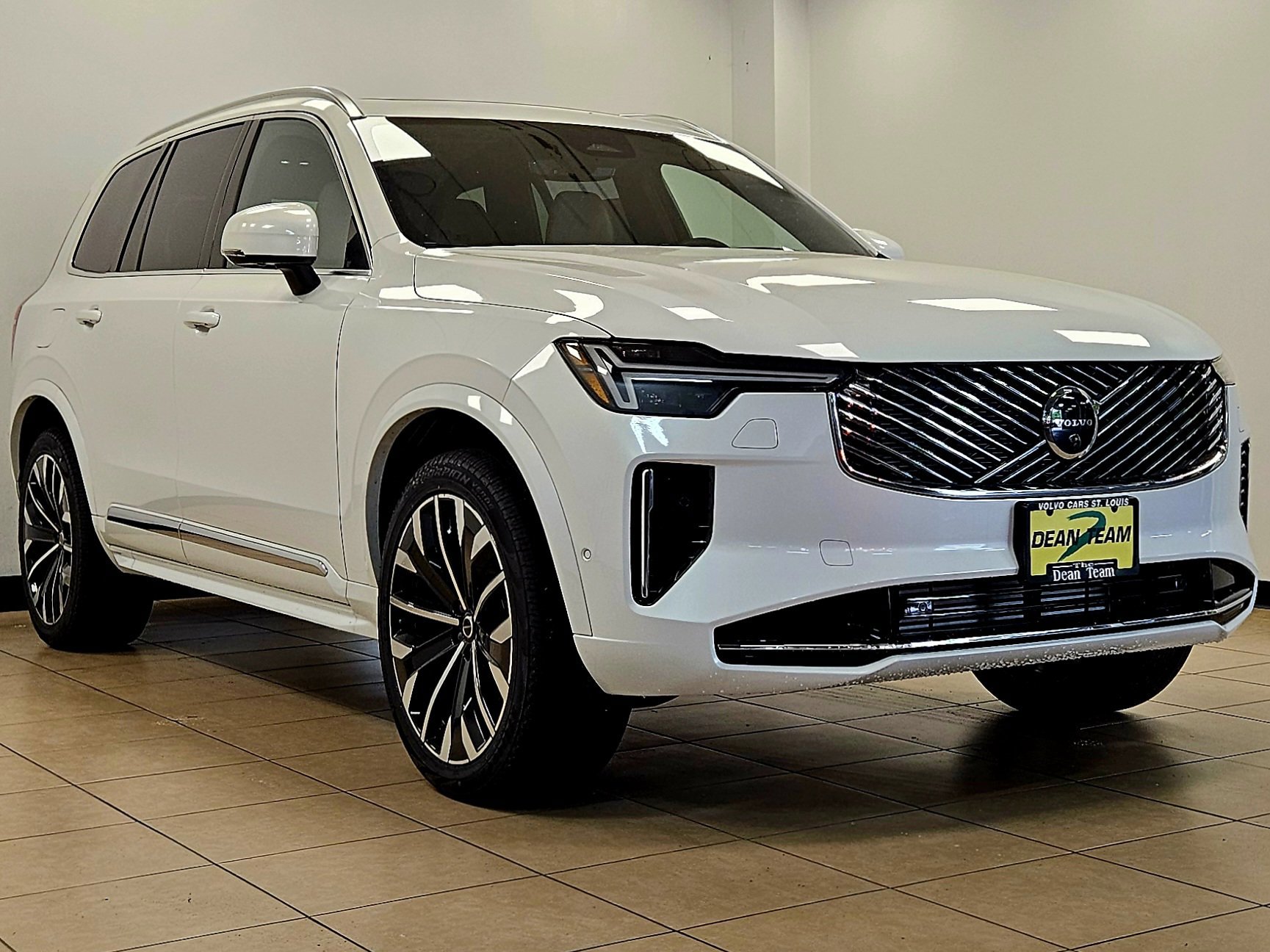New 2026 Volvo XC90 T8 Plus w/ Protection Package AWD/4WD image 3