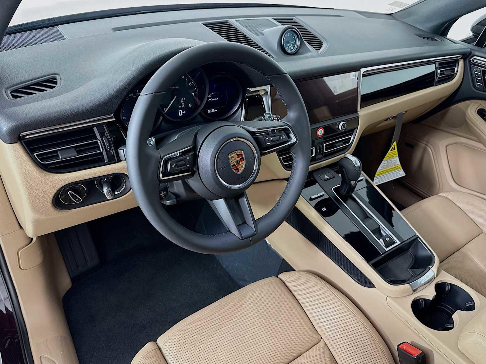 New 2026 Porsche Macan image 4