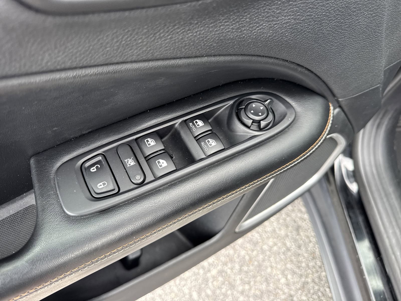 Used 2019 Jeep Compass Latitude w/ Popular Equipment Group image 15