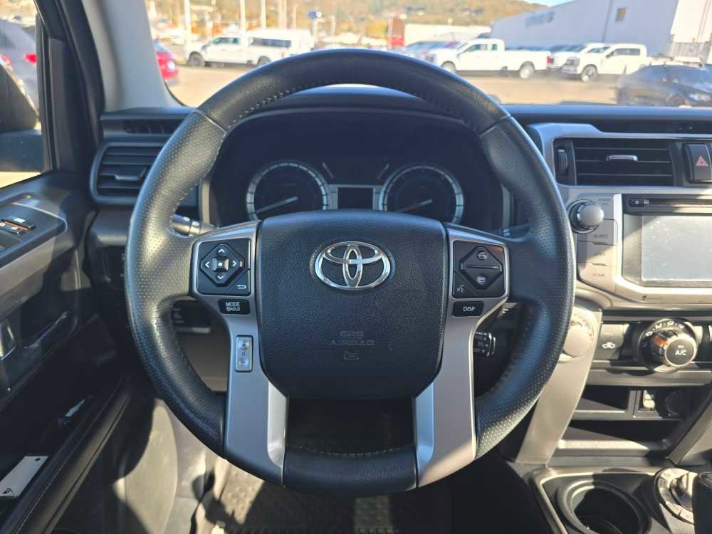Used 2018 Toyota 4Runner SR5 Premium image 11