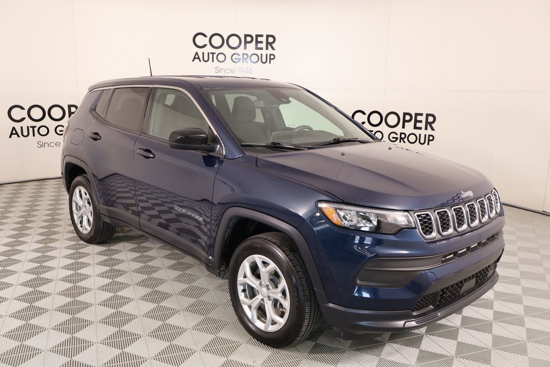 Used 2024 Jeep Compass Sport AWD/4WD image 1