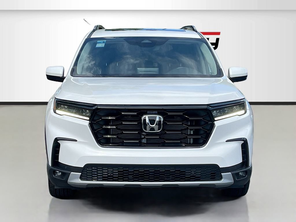 Used 2023 Honda Pilot Touring image 2
