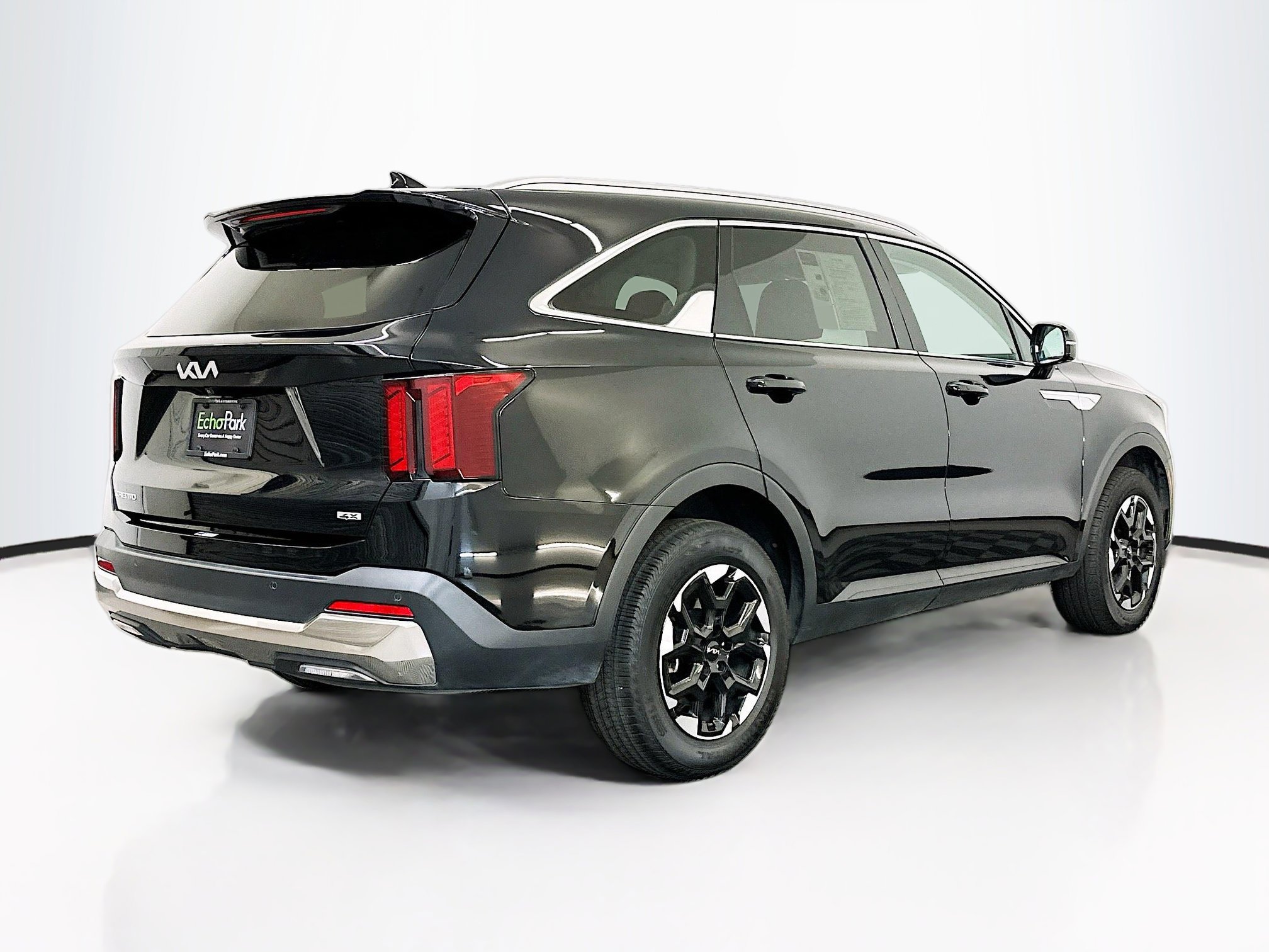 Used 2024 Kia Sorento S image 9