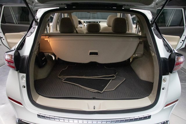 Used 2018 Nissan Murano SV w/ Premium Package image 17