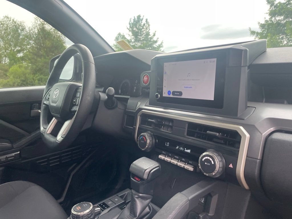 Used 2024 Toyota Tacoma TRD Sport AWD/4WD image 31