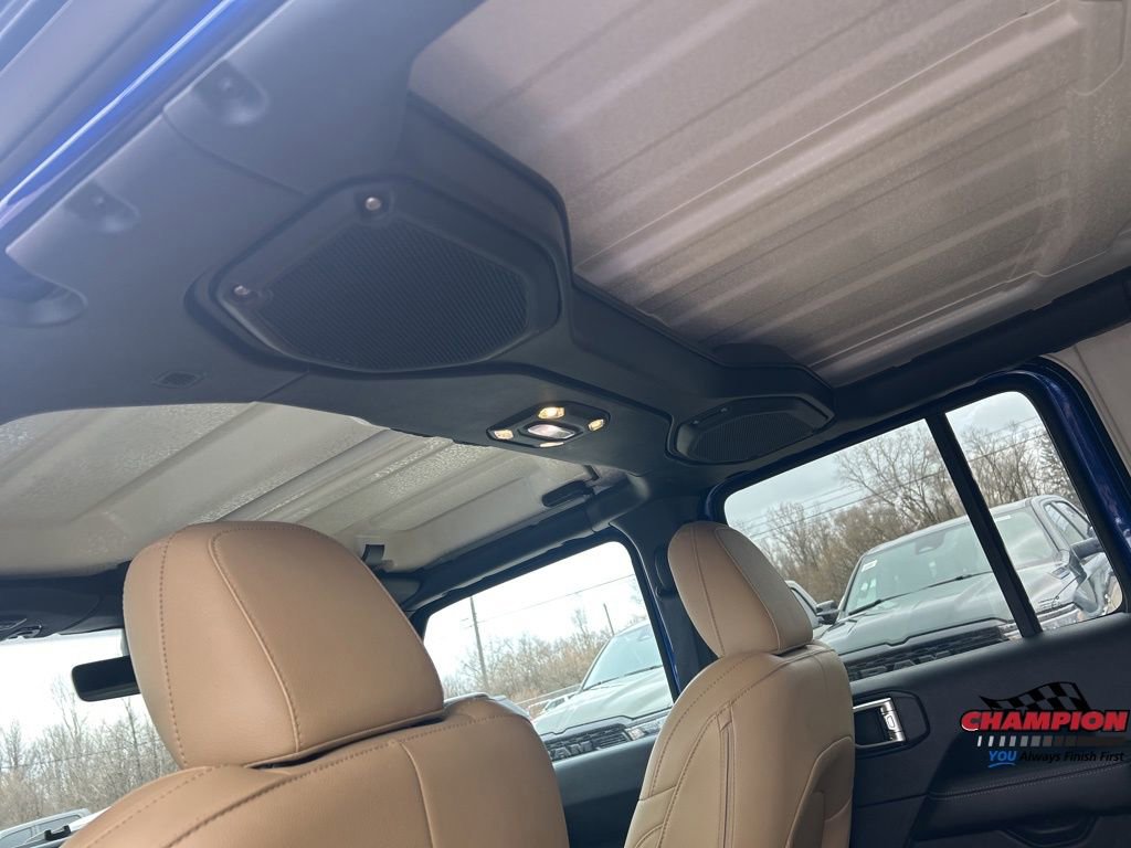 Used 2019 Jeep Wrangler Unlimited Sahara w/ Dual Top Group image 13