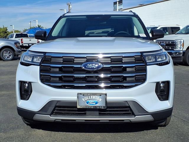 New 2026 Ford Explorer Active w/ Active Comfort Package image 2