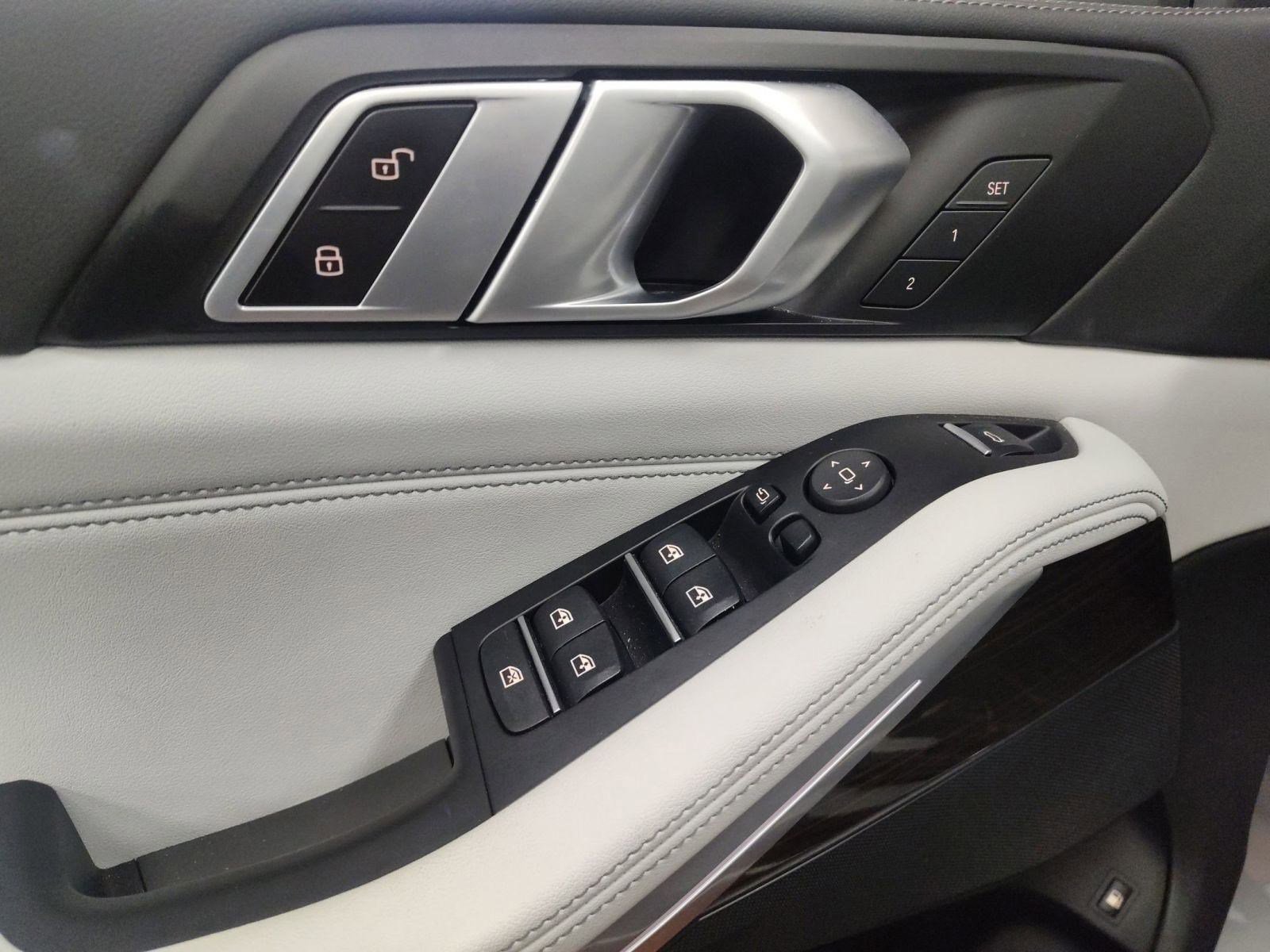 Certified 2024 BMW X5 xDrive50e image 12