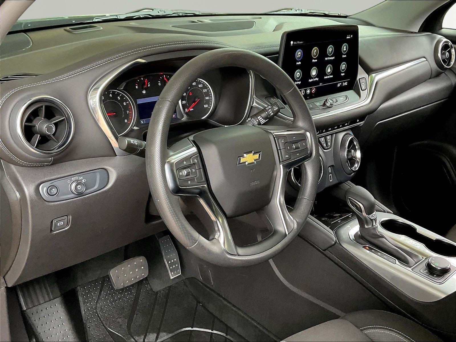 Used 2024 Chevrolet Blazer LT w/ Convenience Package FWD image 17