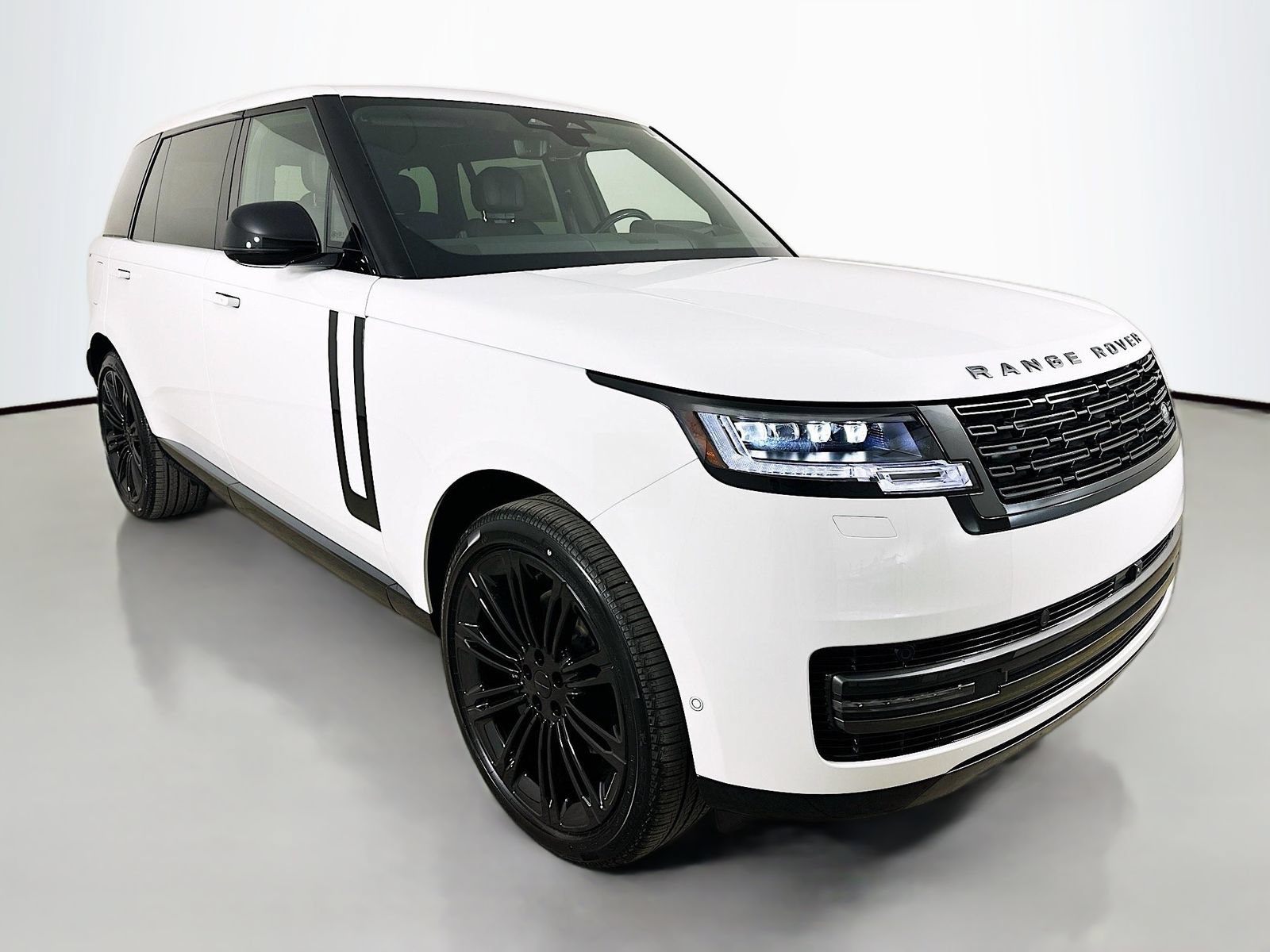 New 2026 Land Rover Range Rover Long Wheelbase SE AWD/4WD image 3