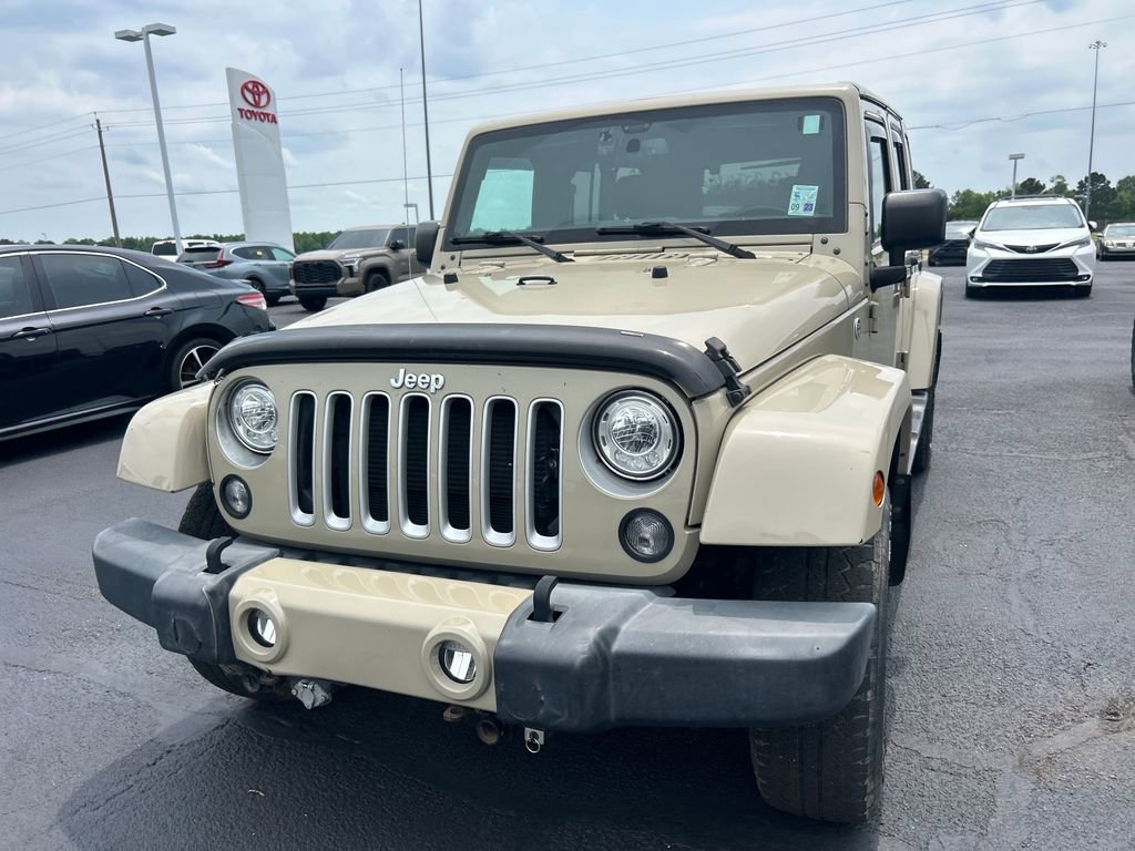 Used 2017 Jeep Wrangler Unlimited Sahara w/ Connectivity Group AWD/4WD image 3