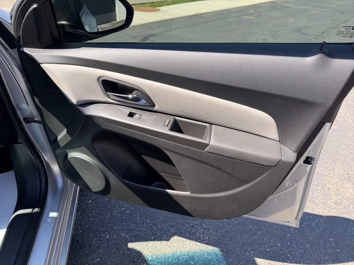 Used 2016 Chevrolet Cruze LS image 21