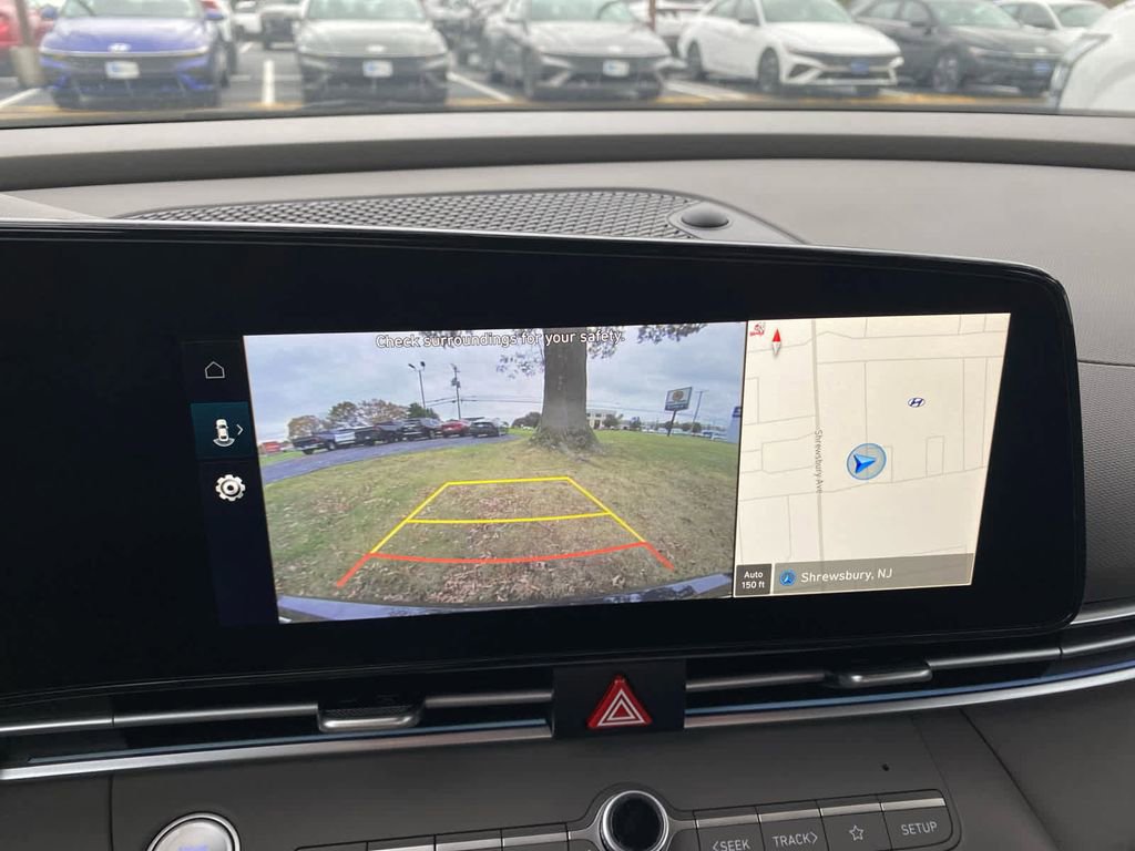 New 2025 Hyundai Elantra SEL image 10