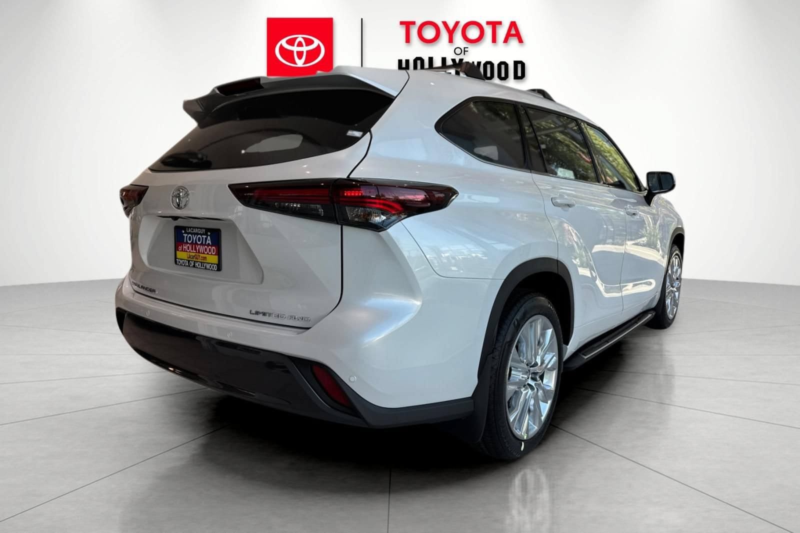 New 2026 Toyota Highlander Limited AWD/4WD image 3