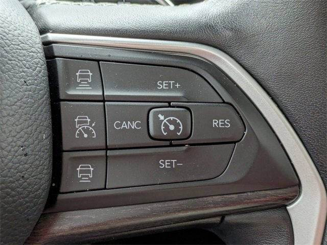 Used 2022 Jeep Grand Cherokee Limited image 30